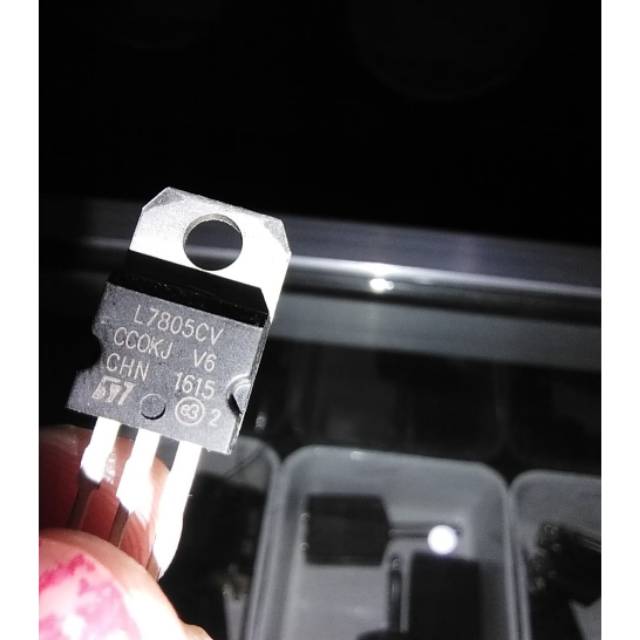 Ic  L7805CV#tip L7805CV