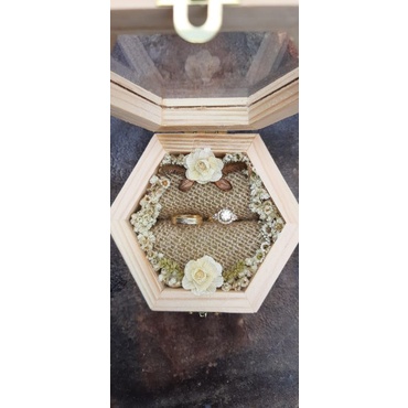 kotak cincin kayu/kotak cincin hias/kotak cincin nikah/kotak cincin murah/kotak cincin unik hexagon 