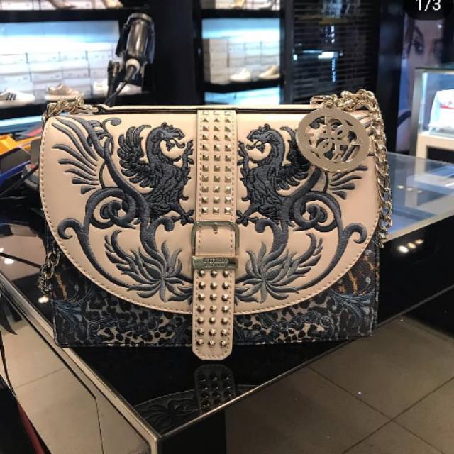 

Ready Guess sale 1.350 tag 1.899
