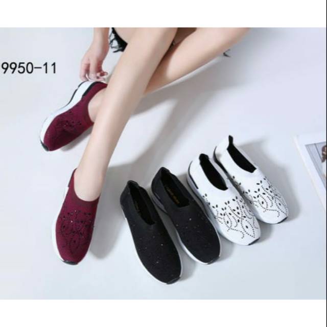 Sepatu wanita Monna Vania Slip On Elastis Wedges #9950-11
