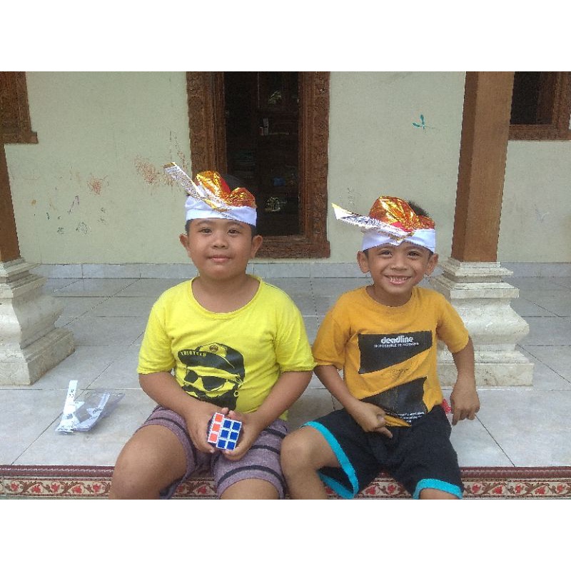 udeng Bali merah putih