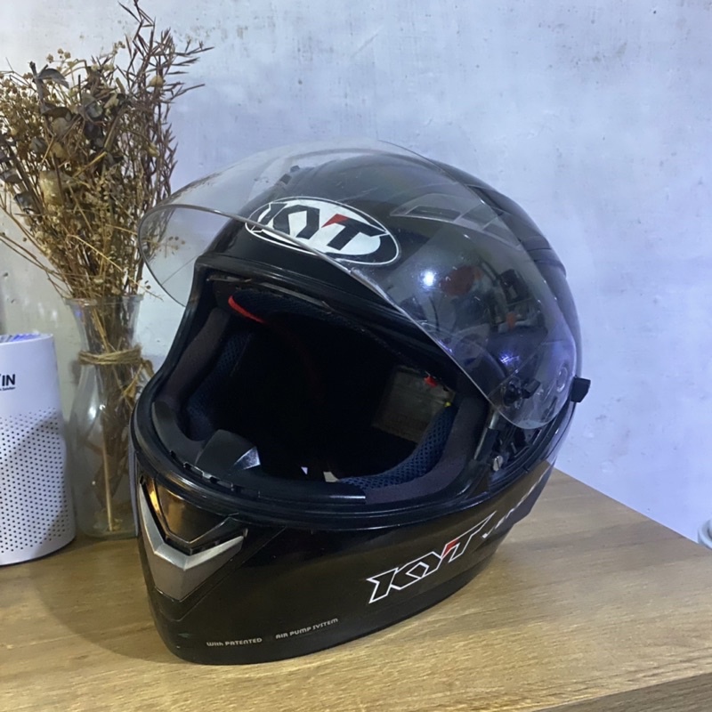HELM KYT VENDETTA 2 (bekas)