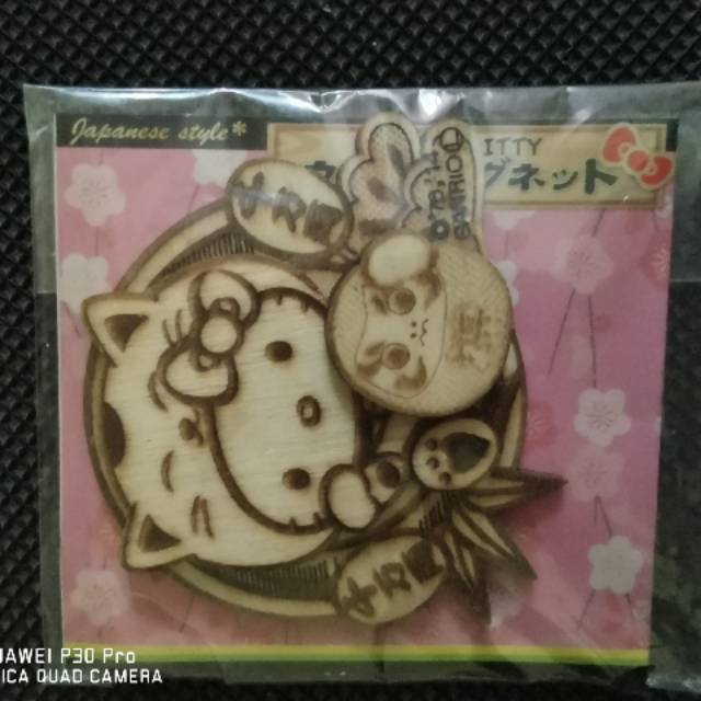 Tempelan kulkas hello kitty/hello kitty magnet