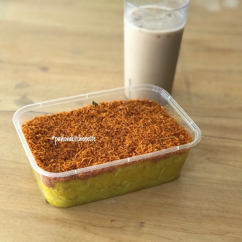 ketan kuning serundeng/ ketan serundeng