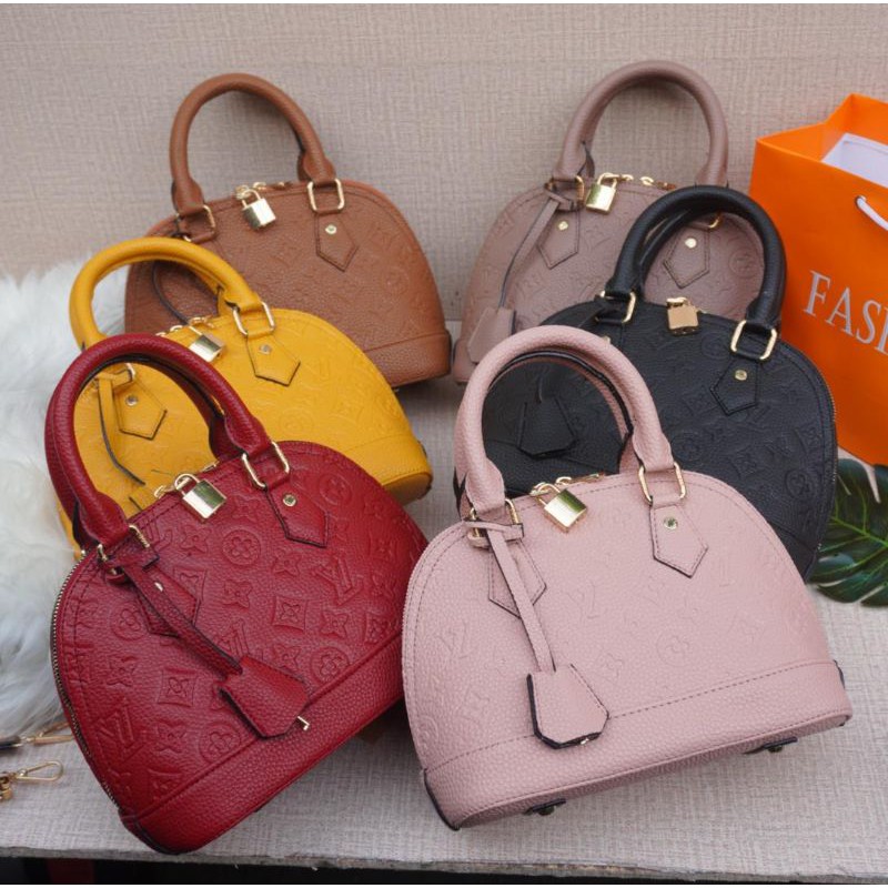 

L*v ALMA EMBOSE MEDIUM free paperbag, 2 tali, gembok, bill, cover