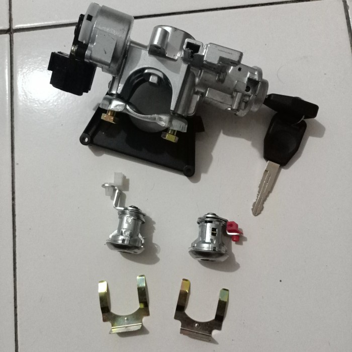 KUNCI KONTAK ASSY SET KUNCI PINTU SUZUKI APV