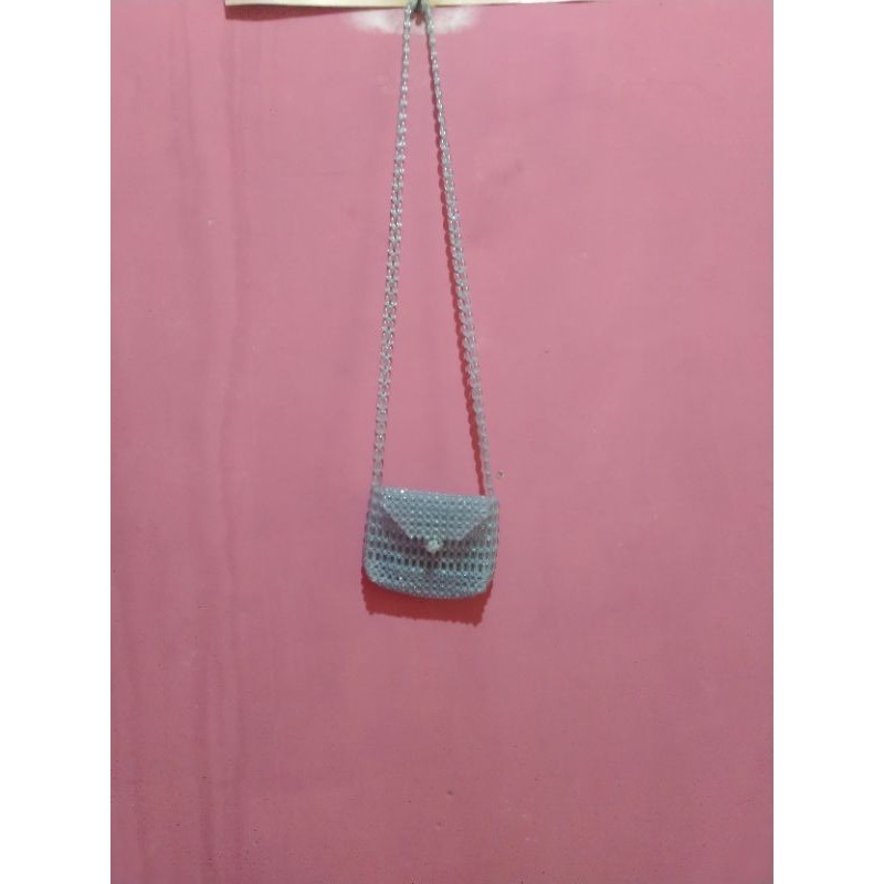 tas selempang manik kecil