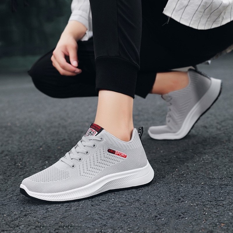 Highland Sepatu Pria Sneakers Sepatu Casual Pria Kerja Kuliah Fashion Sepatu Trendy MR139