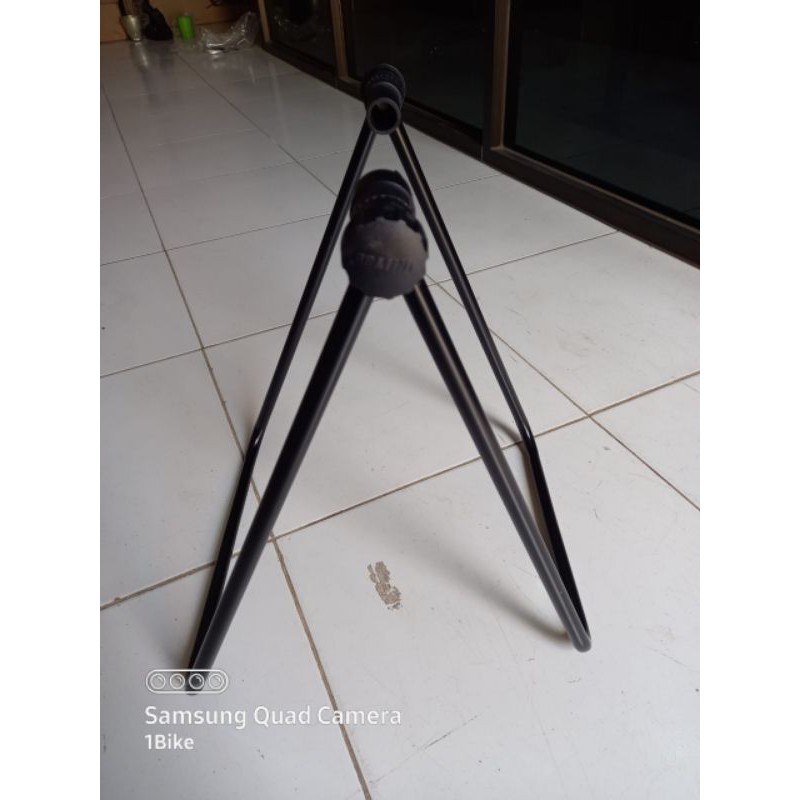 Stand Display Paddock United Black ST 302