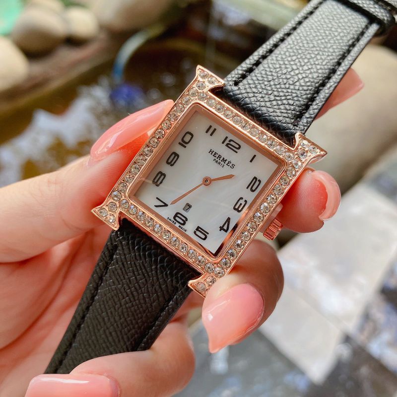 Fashion Wanita Jam Tangan HRM Wanita Rubber Jam Tangan Terlaris