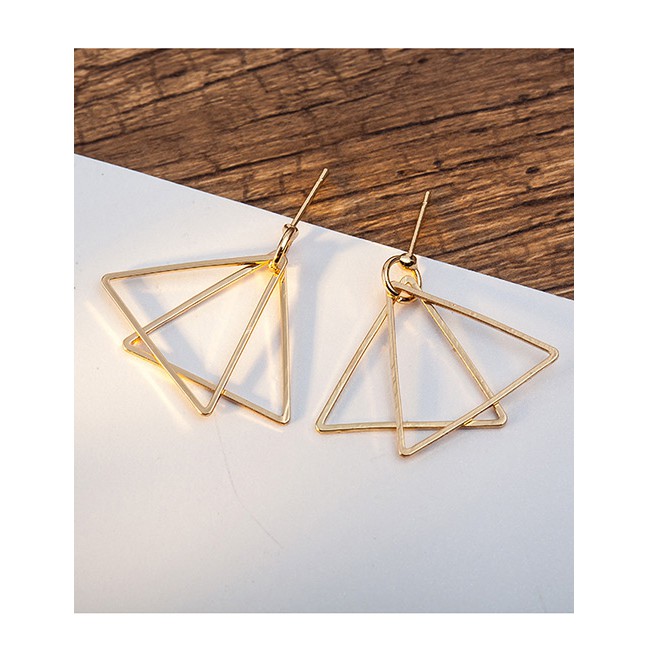 LRC Anting Tusuk Elegant Gold Color Triangle Shape Decorated Pure Color Earrings