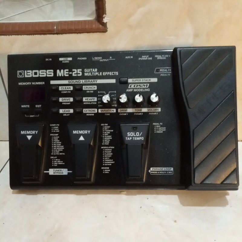 Efek Gitar Boss Me 25