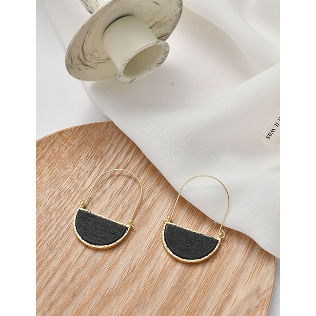 LRC Anting Tusuk Fashion Log Semicircular Wooden Geometric Earrings D77314