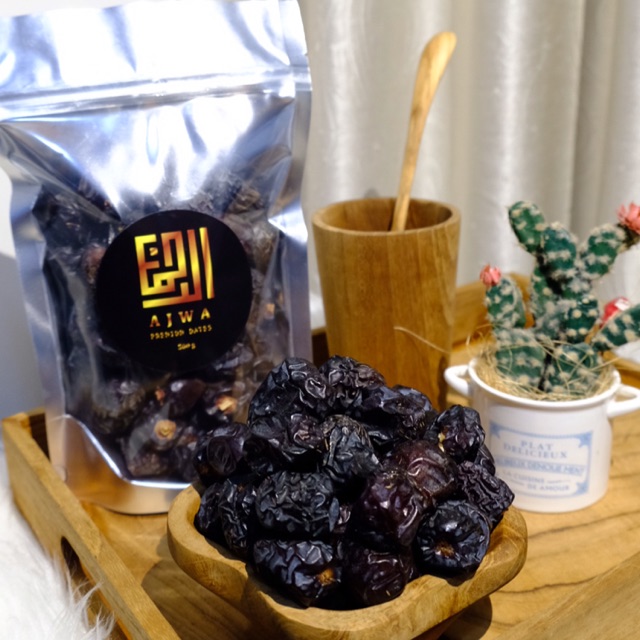 

Ajwa Madinah Premium Quality (Kurma Nabi)