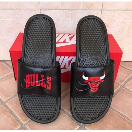 SENDAL PRIA WANITA NIIKE X BULLS TERBARU