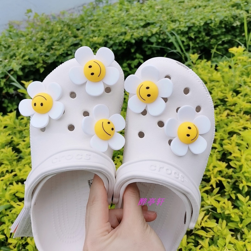 ✨shinyDIY✨Crocs jibbitz: aksesori cantik untuk sepatumu❤️Aksesoris Crocs Wanita Gesper Sepatu Bentuk Bunga Matahari Warna Putih Untuk Dekorasi Crocs Jibbitz