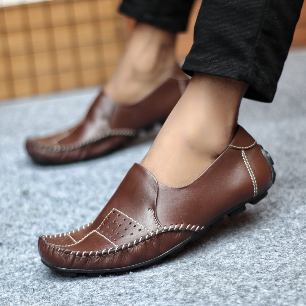 MONRA Sepatu Kasual Slip On Pria Kulit Asli Trendy Kekinian Pantofel Kerja Kantor Murah Anti Slip