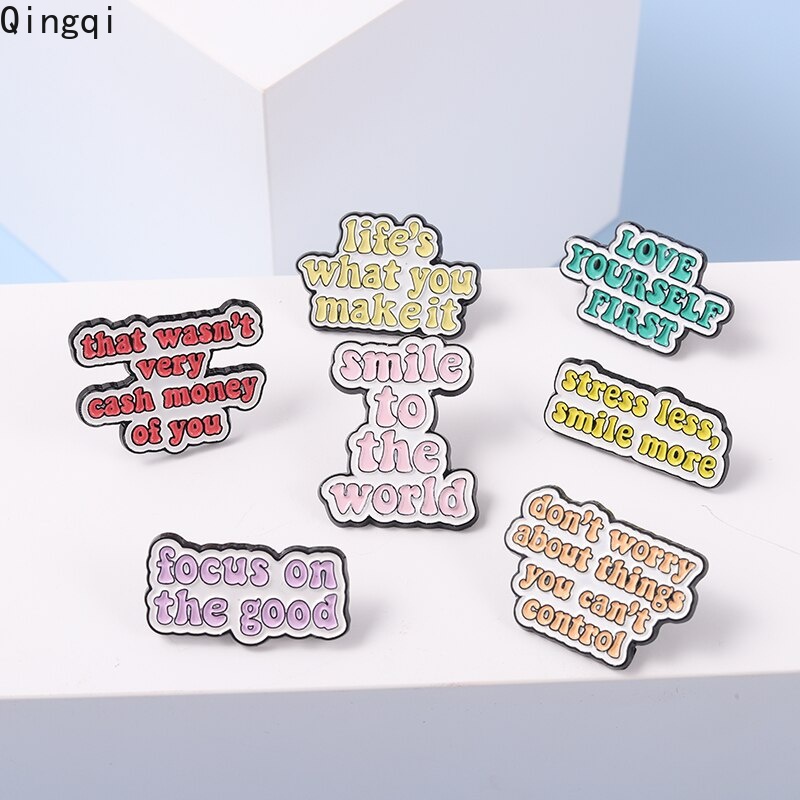 Bros Pin Enamel Desain Quotes Don 't Worry Smile To World Inspirasional Untuk Pria Dan Wanita