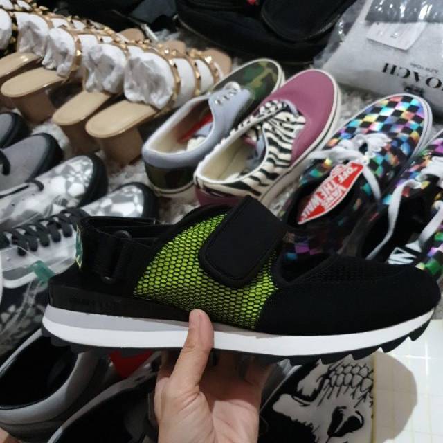 Sepatu bimba y lola