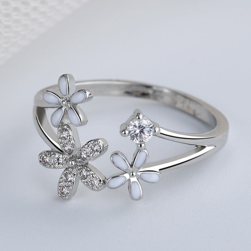 Cincin Model Terbuka Desain Bunga Daisy Warna Putih Bahan Zirconium