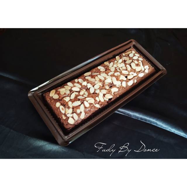 

Brownies Fudgy Panggang (Almond)