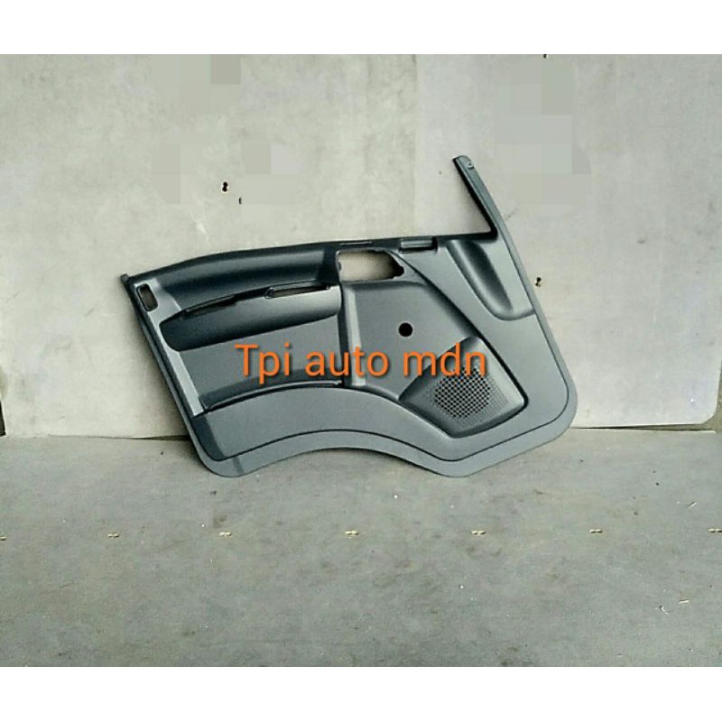 Kain pintu dalam mobil truck Isuzu giga kiri