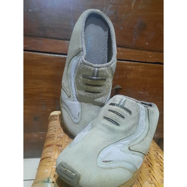 Preloved Sepatu Wanita Kickers