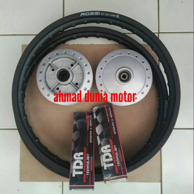 Paketan velg honda astrea grand velg dan jari jari baru. Tromol nya bekas copotan ori.