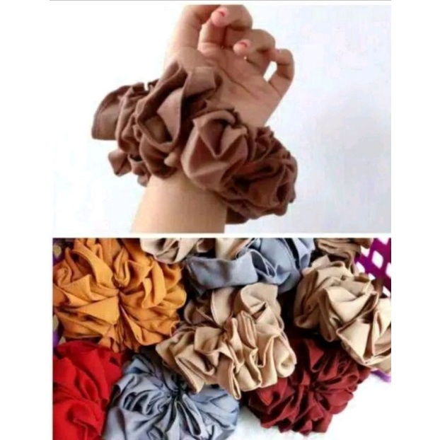 ikat rambut, scrunchie .(UK sedang),Cepol rambut bahan satin