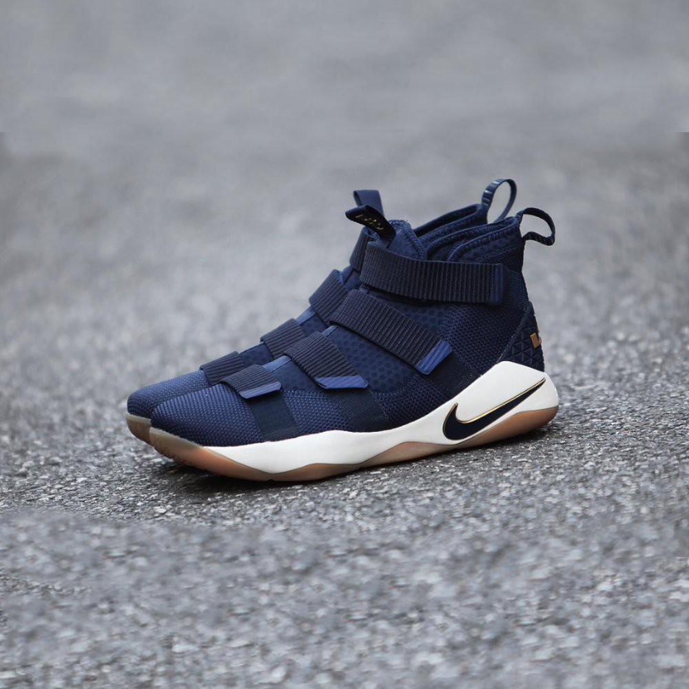 navy blue lebron soldier 11