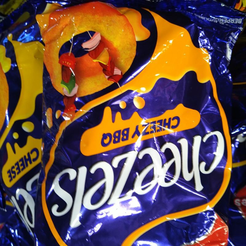 

twisties cheezels cheesy bbq 60gr impor snack
