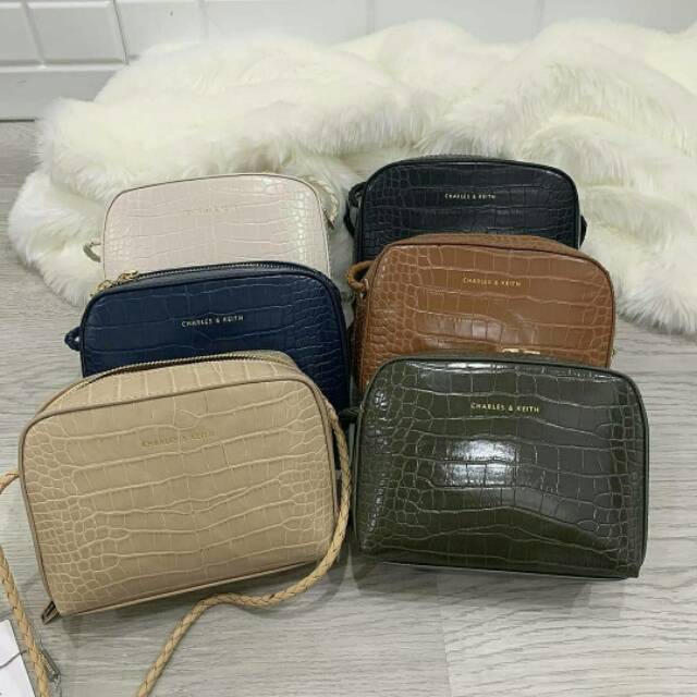 TAS CHARLES & KEITH