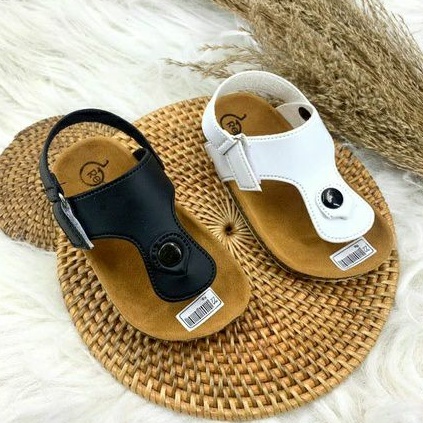 Sandal sepatu anak laki-laki/ keren ( putih/hitam)