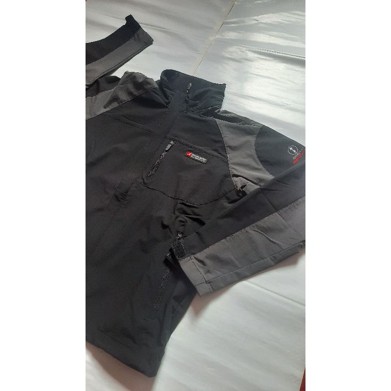 jaket gunung softshell kolon activ