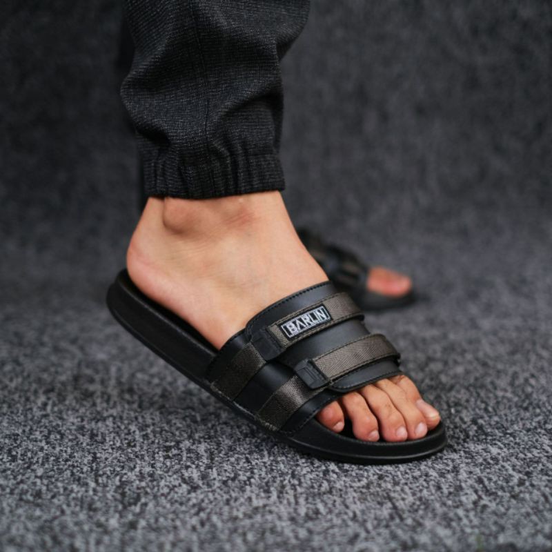 Estunice Sandal Slop Pria Slip On 001  Hitam