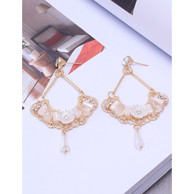 LRC Anting Tusuk Fashion Gold Diamond-shaped Fan-shaped Hollow Earrings F40676