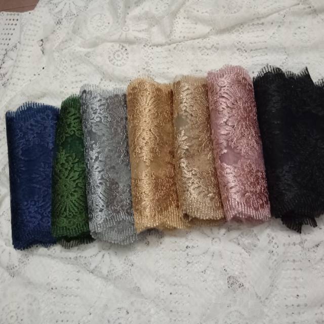 Renda tile  pinggiran bordir lebar 25 cm / 1 meter