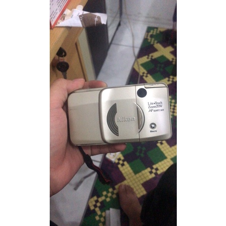 KAMERA ANALOG NIKON LITE TOUCH ZOOM 70W