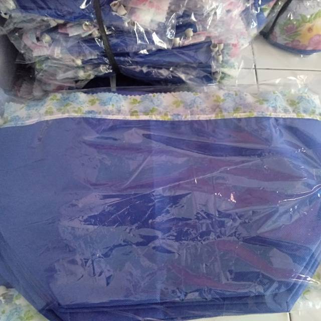 

tas hajatan ukuran box20x20 tipis,tas goodie bag serut