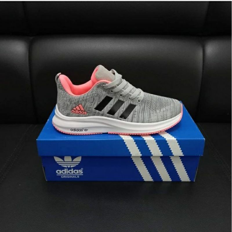 SEPATU RUNNING ADIDAS