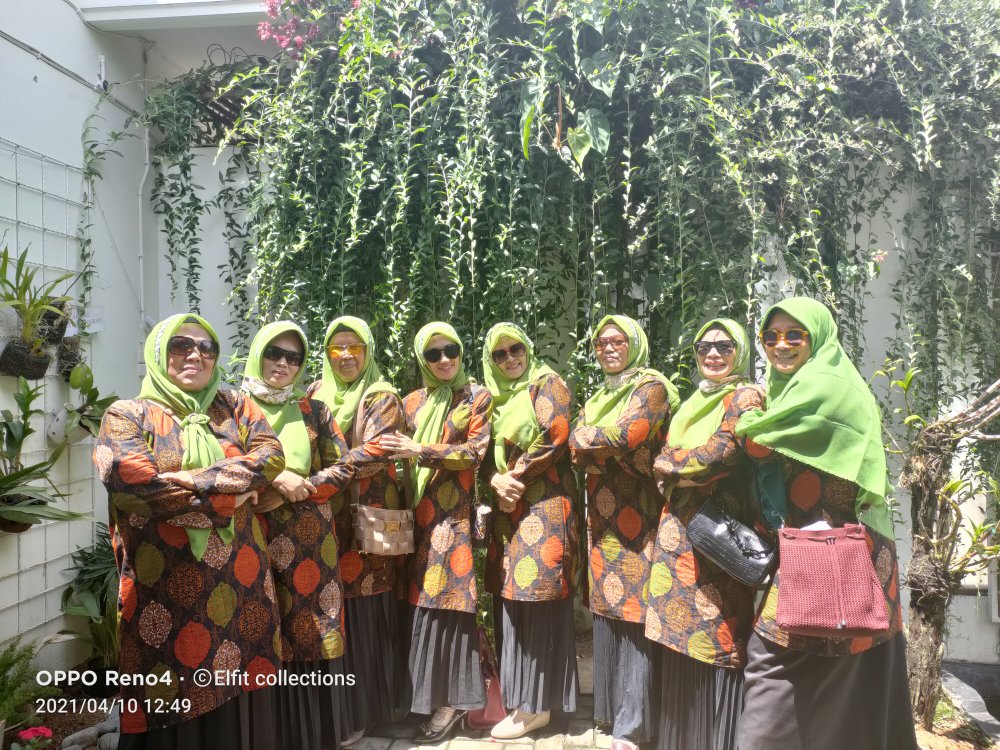 Murah Terlaris Serut Genes Jelita Tunik  Navbor Yelbor Whitbor Creambor Tunic Batik Hrb026 Doby  Dob