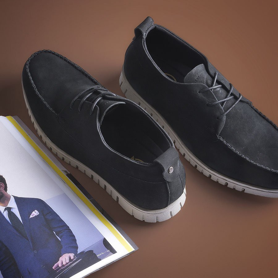 Swiss Black sepatu  kulit  sneakers kasual pria  stylish 