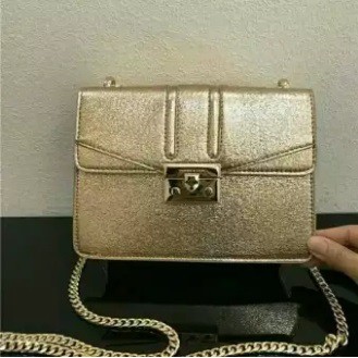 HOT PROMO  Tas Wanita Murah Brand Charles n Keith Pushlock Slingbag Rantai