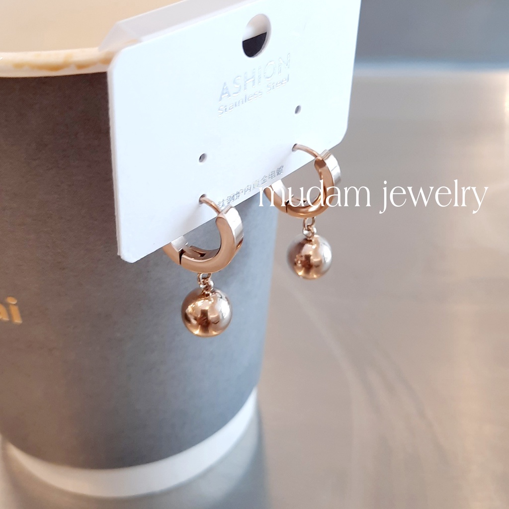 Anting Jepit Titanium Bentuk Iron Ball Tersedia Warna Rose Gold, Gold dan Silver