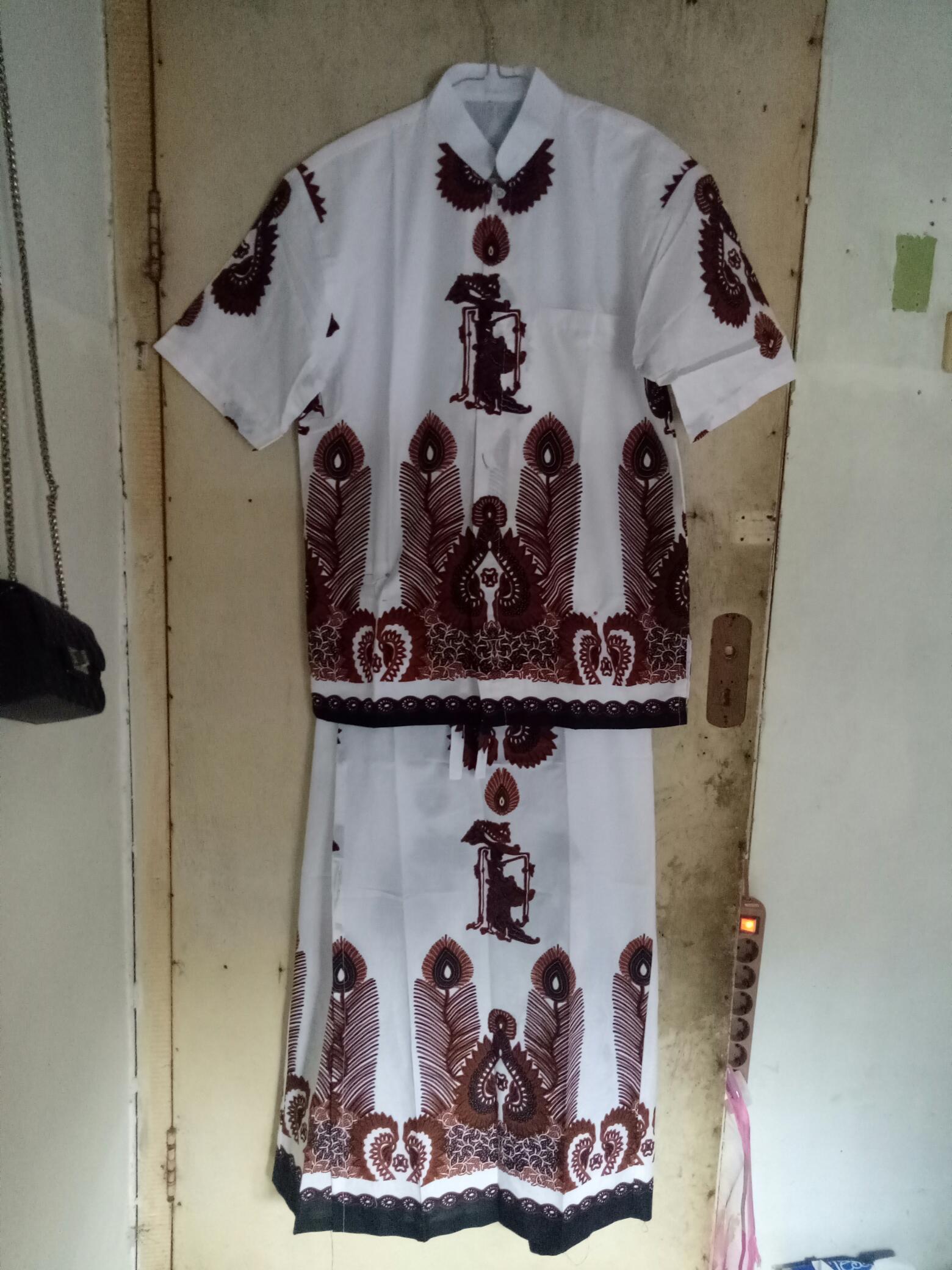 Setelan Celanasarung Batik Solo