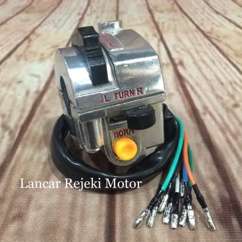Holder Saklar Kiri LH Honda Supercub C700 C 700