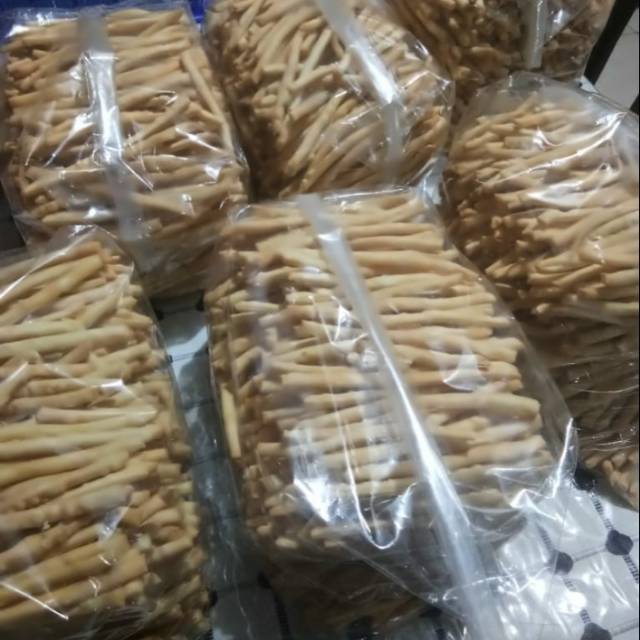

CHEESE STICK / STICK KEJU Renyah, empuk tidak keras, tanpa bahan pengawet