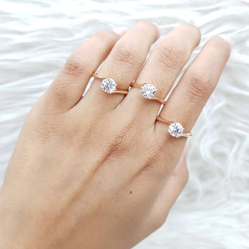 Cincin Titanium Wanita Model Simple Mirip Perhiasan Asli