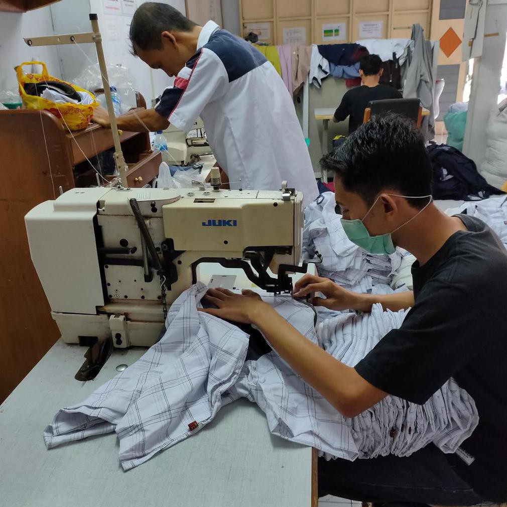 TERMURAH BAJU KOKO PRIA KERAH KEMEJA TERBARU  TREND TERLARIS