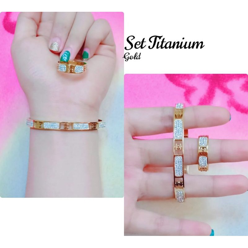 PROMO perhiasan titanium  pusat grosir aksesoris gelang kalung  perhiasan wanita